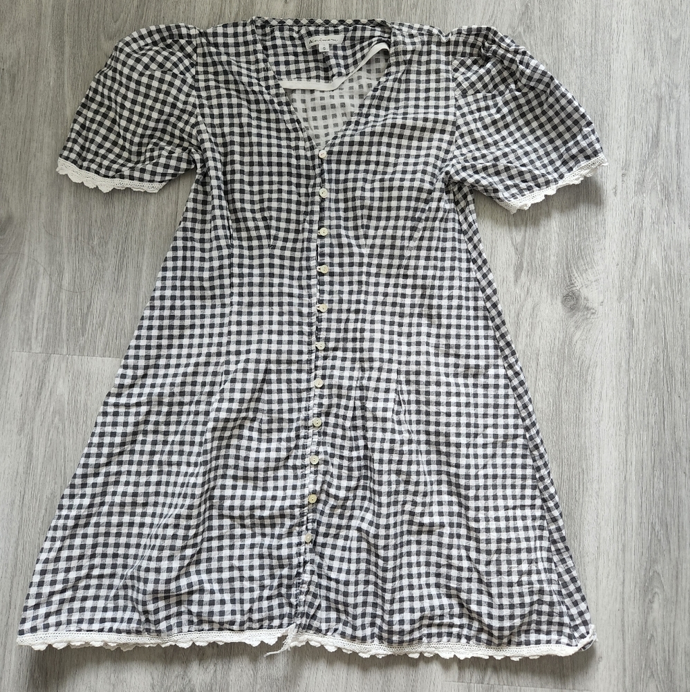 Puff sleeves dress